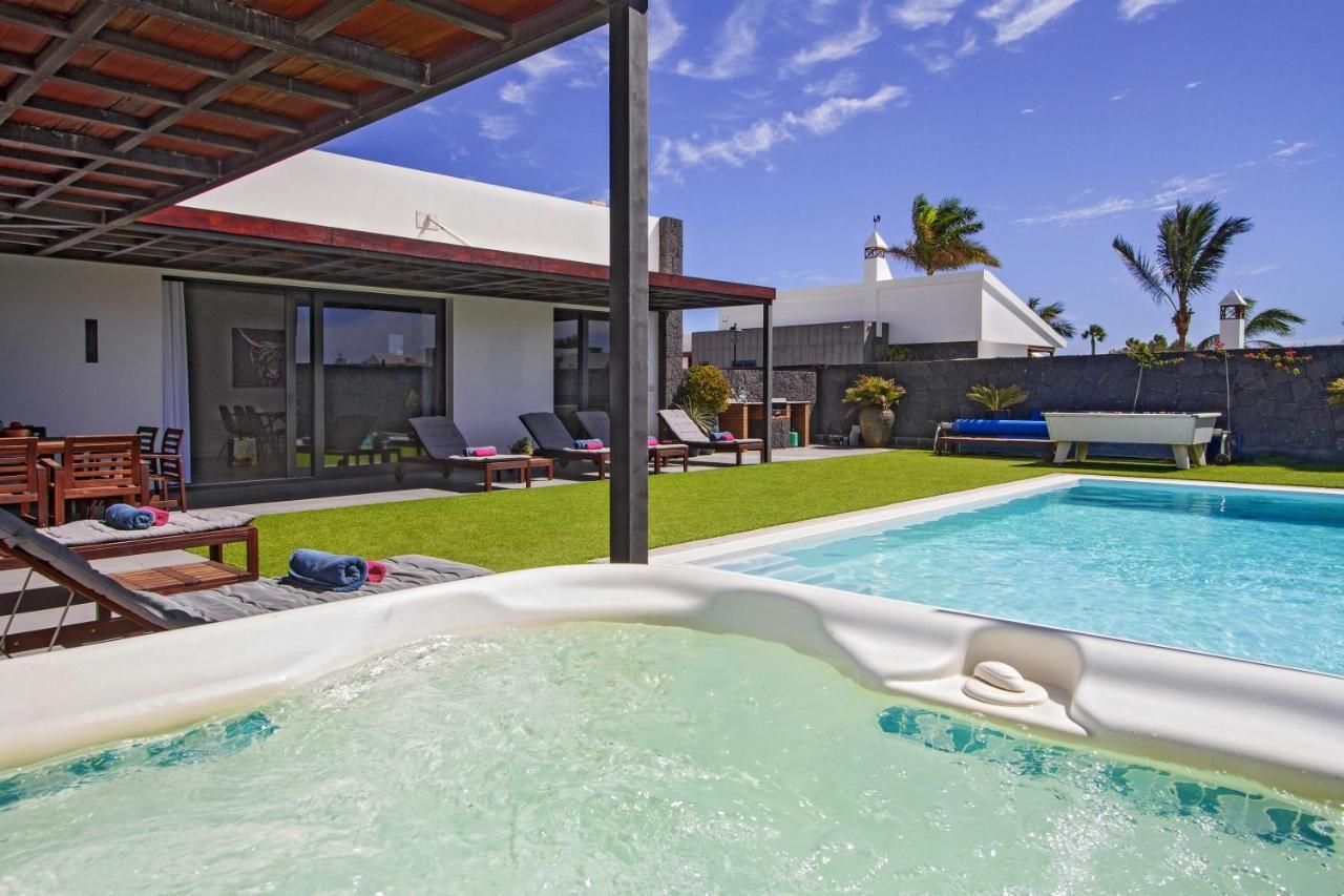 Tías Luxury Los Mojones Villa Short Walk To Old Town Private Heated Pool Villa Los Mojones Angie Puerto Del Carmen מראה חיצוני תמונה