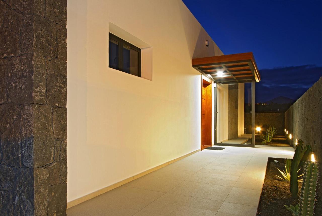 Tías Luxury Los Mojones Villa Short Walk To Old Town Private Heated Pool Villa Los Mojones Angie Puerto Del Carmen מראה חיצוני תמונה
