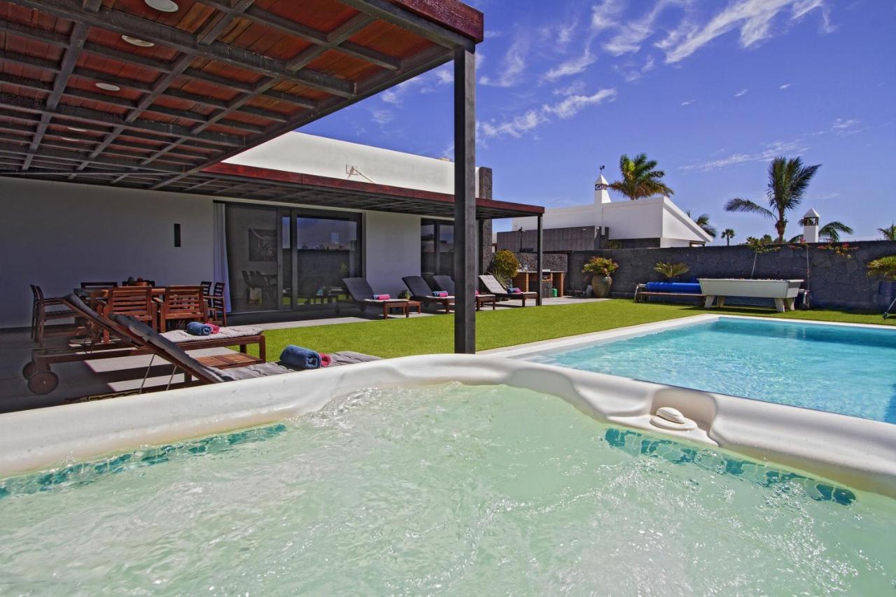 Tías Luxury Los Mojones Villa Short Walk To Old Town Private Heated Pool Villa Los Mojones Angie Puerto Del Carmen מראה חיצוני תמונה