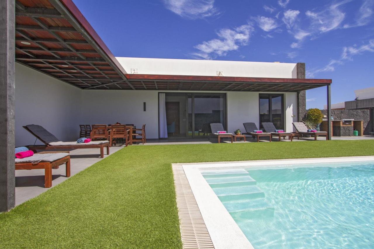Tías Luxury Los Mojones Villa Short Walk To Old Town Private Heated Pool Villa Los Mojones Angie Puerto Del Carmen מראה חיצוני תמונה